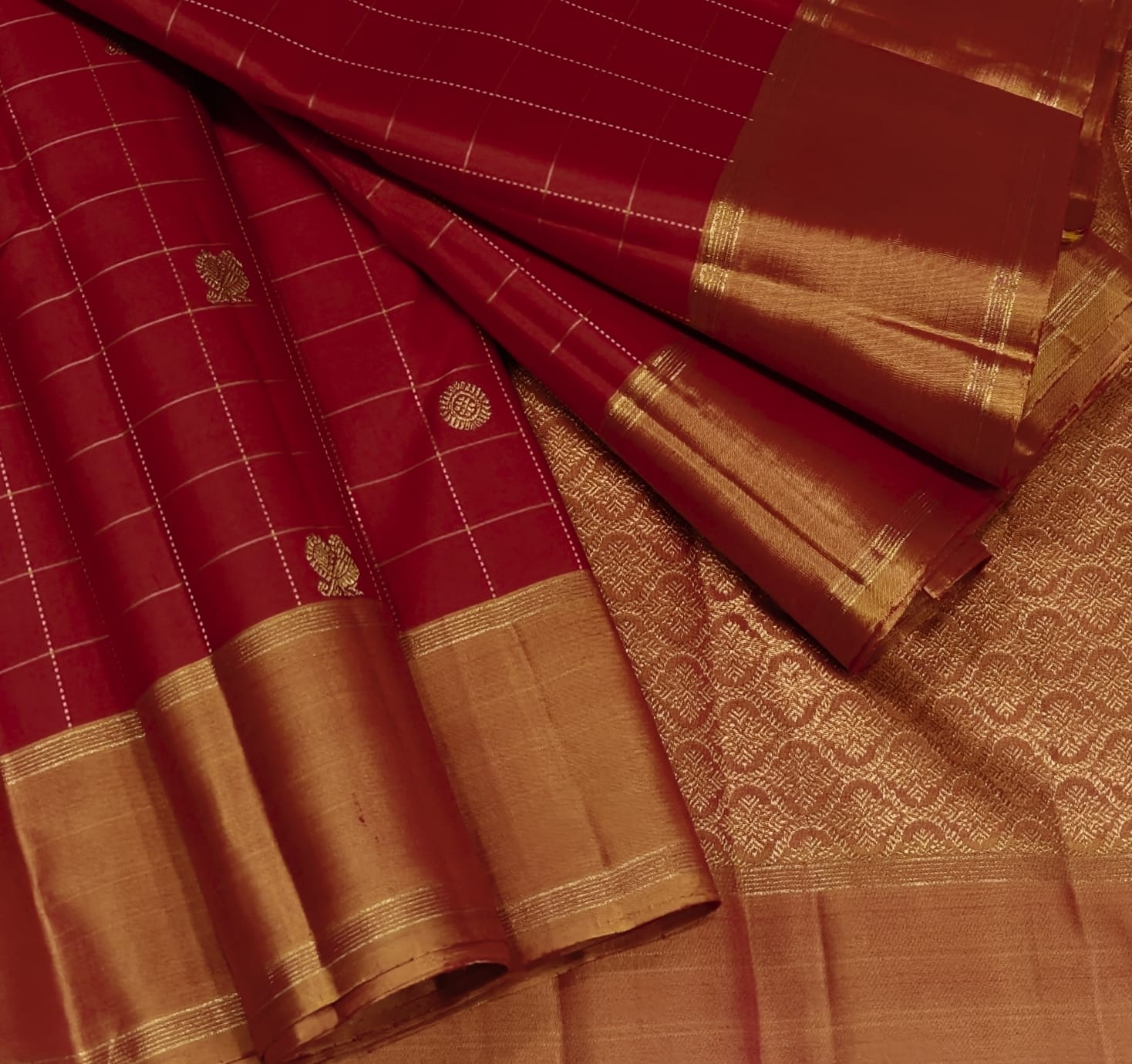 Maroon Handloom Pure Silk Kanjivaram Gold Zari Border Saree